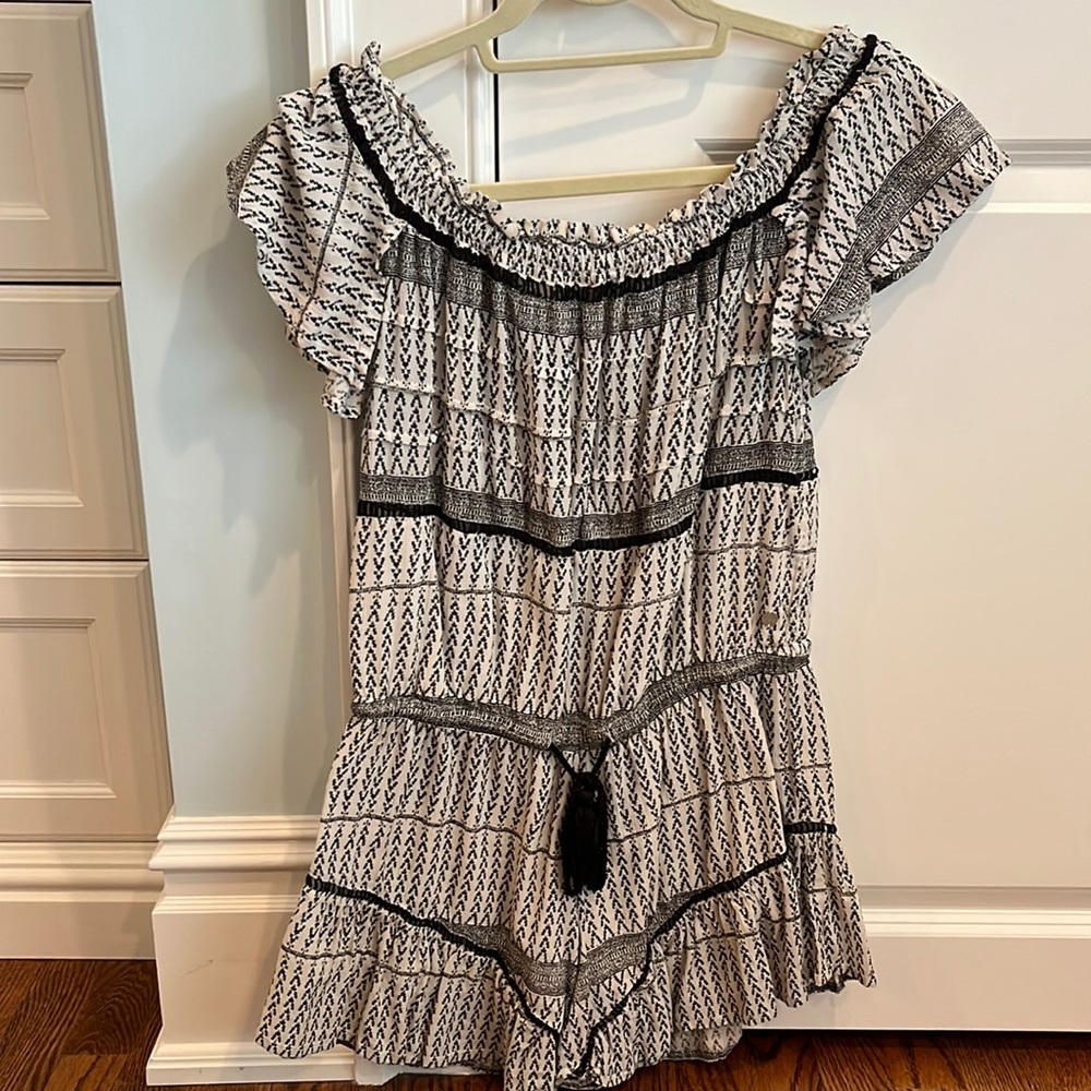 Rip Curl size medium black and white romper